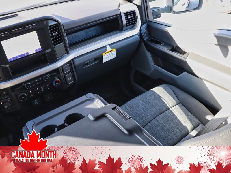 2024 FORD SUPER DUTY F-550 DRW XL 4WD Crew Cab 179