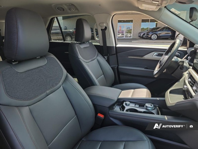 2026 Ford Explorer Active W/200A Pkg 4WD