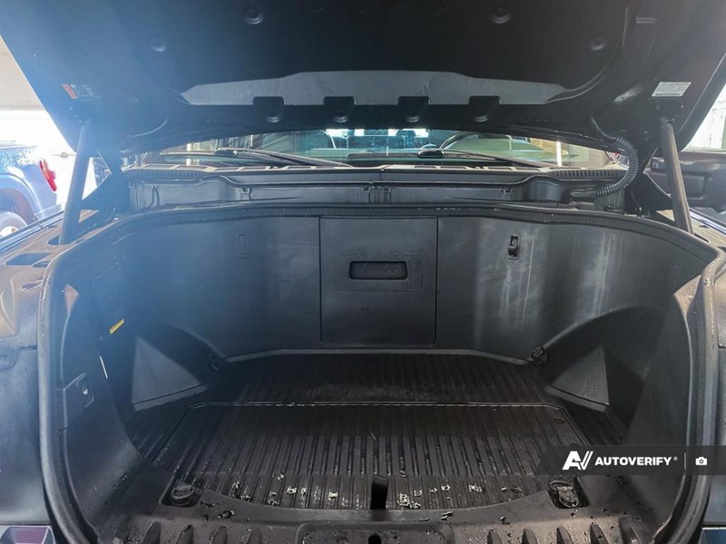 2022 Ford F-150 Lightning Lariat 4WD Supercrew 5.5' Box