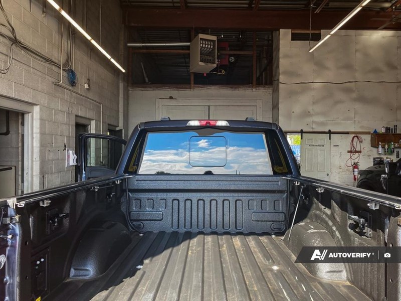 2022 Ford F-150 Lightning Lariat 4WD Supercrew 5.5' Box