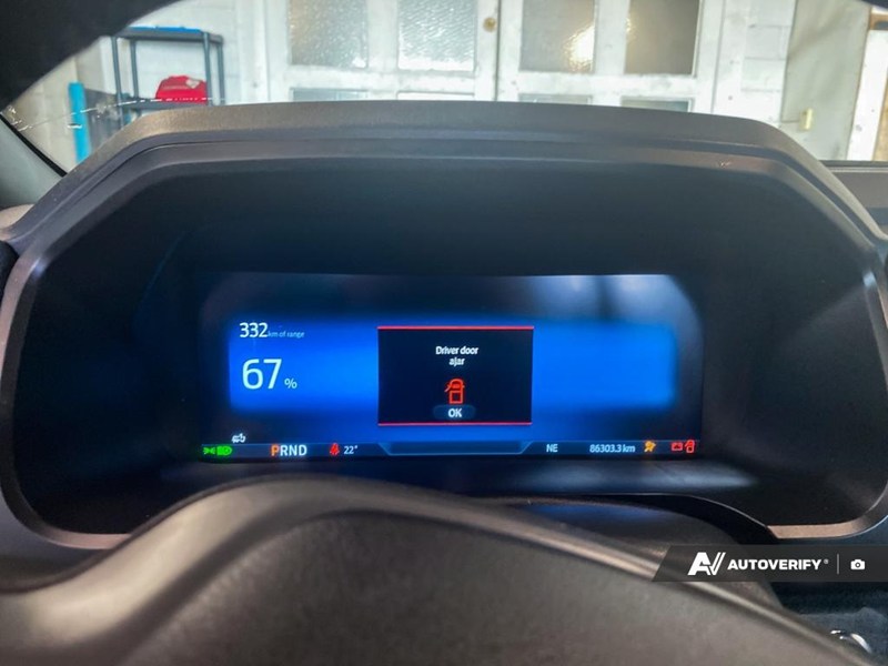 2022 Ford F-150 Lightning Lariat 4WD Supercrew 5.5' Box