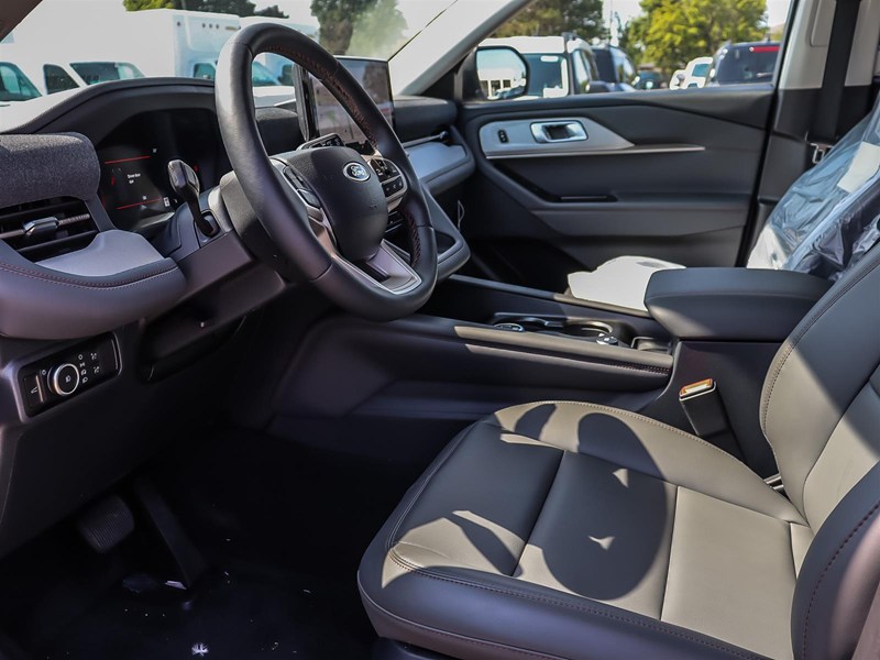 2026 Ford Explorer Active W/200A Pkg 4WD