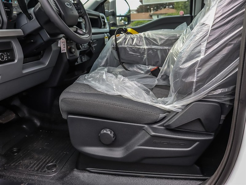 2026 Ford Super Duty F-550 Drw XL 4WD Reg Cab 145