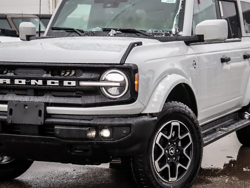 2026 Ford Bronco Outer Banks 4 Door 4X4