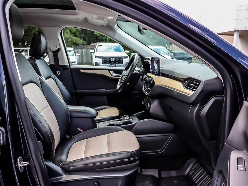 2021 Ford Escape Titanium Hybrid AWD