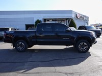 2022 Toyota Tacoma TRD Sport Prem / Sunroof/Clean Carfax