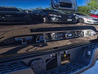 2022 Toyota Tacoma TRD Sport Prem / Sunroof/Clean Carfax