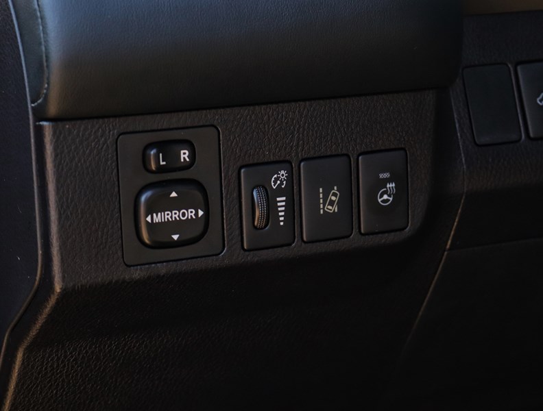2018 Toyota Rav4 FWD Xle/ Super Low Km/Blind Spot