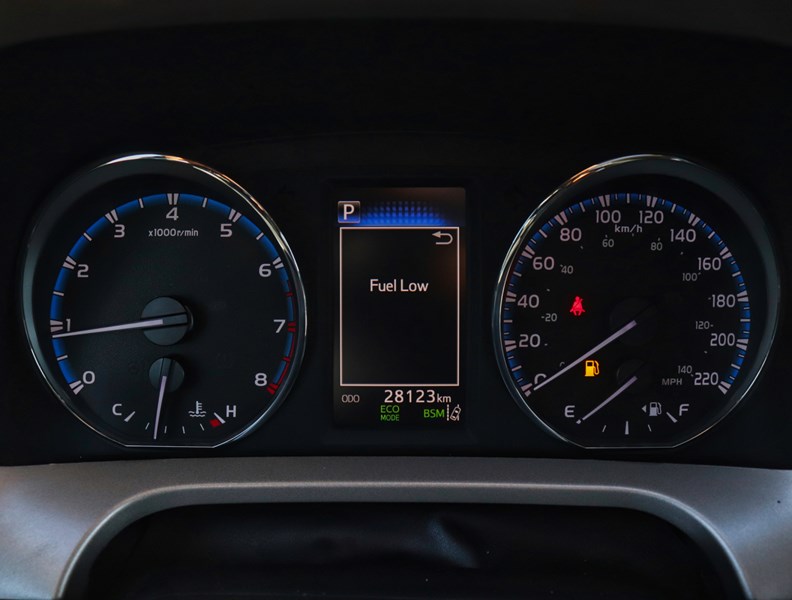 2018 Toyota Rav4 FWD Xle/ Super Low Km/Blind Spot