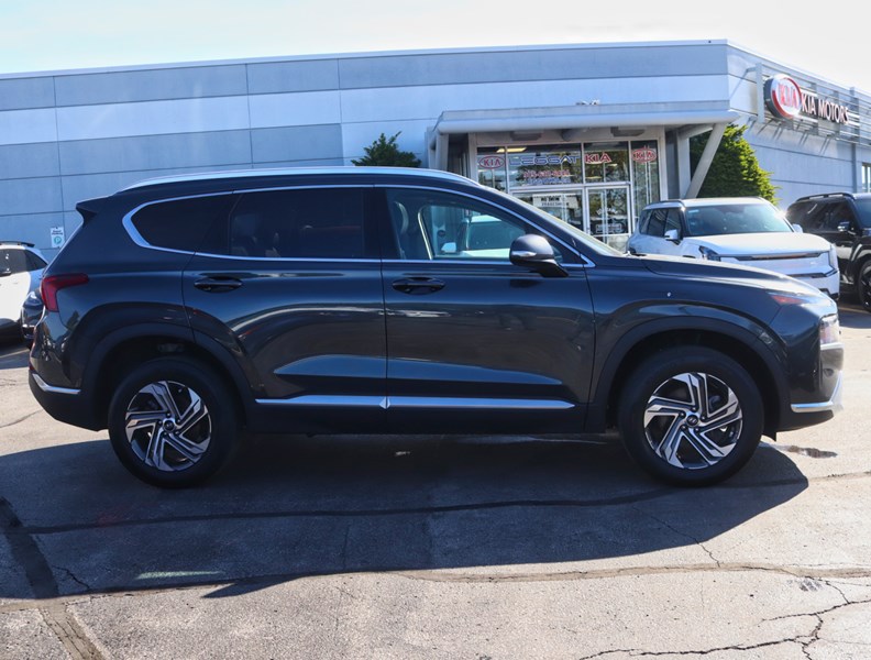 2022 Hyundai Santa Fe Trend Awd/Leather/Roof/Clean Carfax