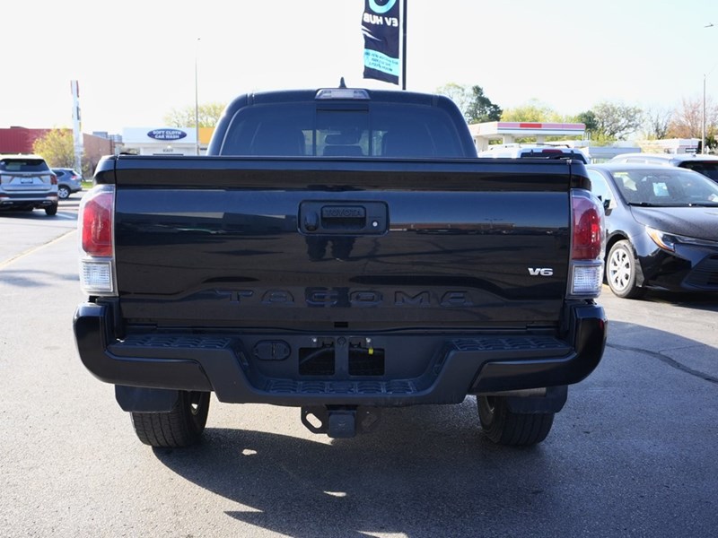 2022 Toyota Tacoma TRD Sport Prem / Sunroof/Clean Carfax