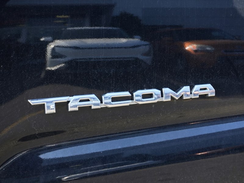 2022 Toyota Tacoma TRD Sport Prem / Sunroof/Clean Carfax