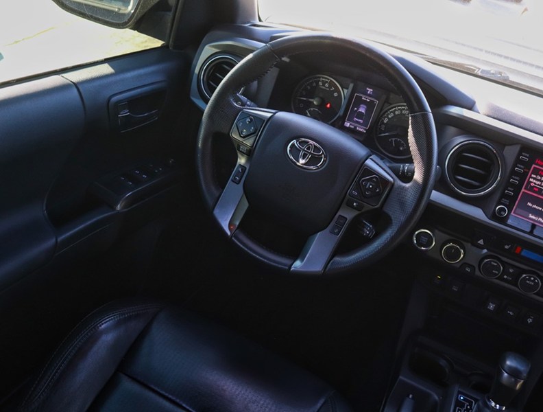 2022 Toyota Tacoma TRD Sport Prem / Sunroof/Clean Carfax