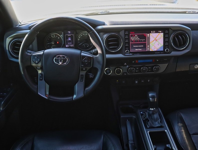 2022 Toyota Tacoma TRD Sport Prem / Sunroof/Clean Carfax