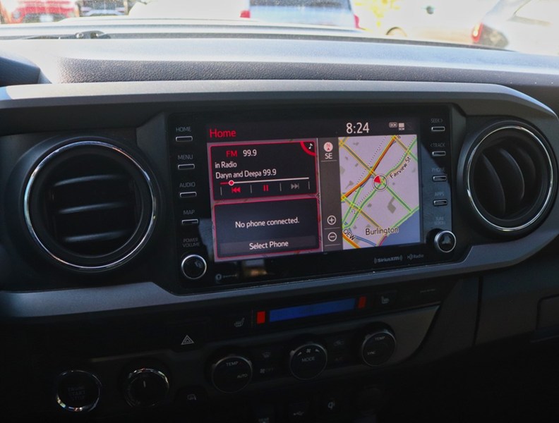 2022 Toyota Tacoma TRD Sport Prem / Sunroof/Clean Carfax