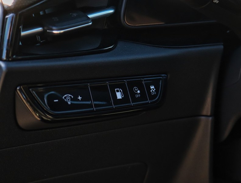 2024 Kia Niro Plug-In Hybrid 1000Km/Tank/Best In Class Cargo/Off-Lease