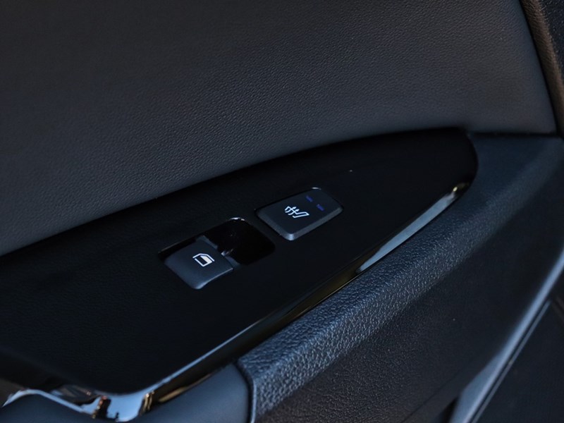 2024 Kia Sportage PHEV SX AWD | Leather | Sunroof | EV Mode | Carplay