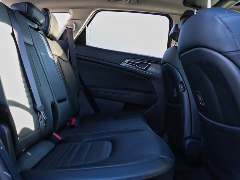 2024 Kia Sportage PHEV SX AWD | Leather | Sunroof | EV Mode | Carplay