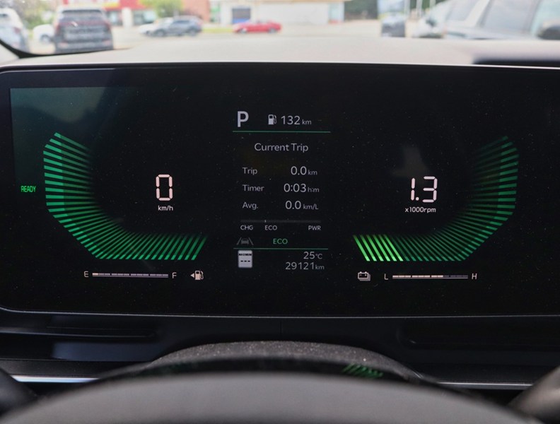 2025 Kia Carnival Hybrid 1000 Km/Tank/Best In Class 3 Row/Bought Here