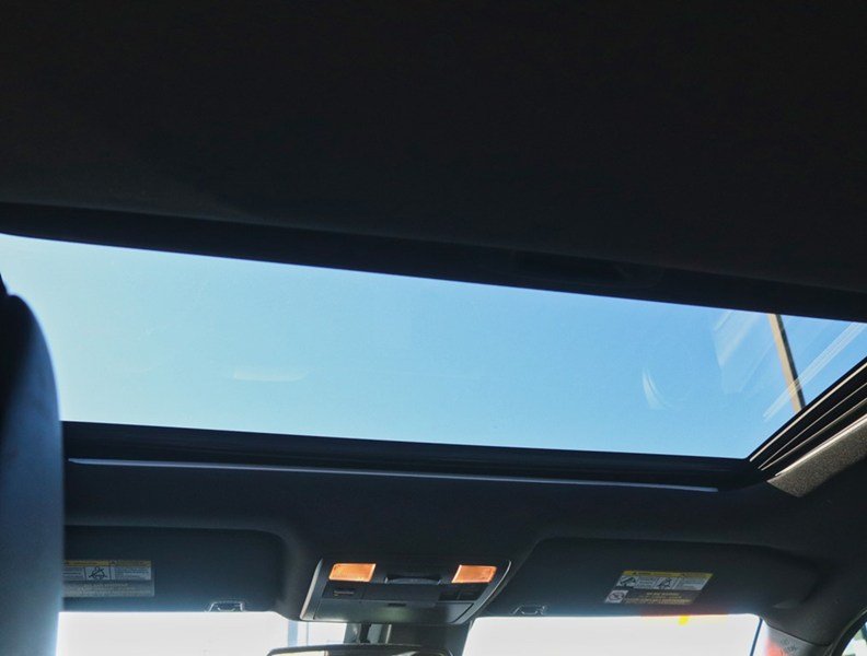 2022 Toyota Tacoma TRD Sport Prem / Sunroof/Clean Carfax