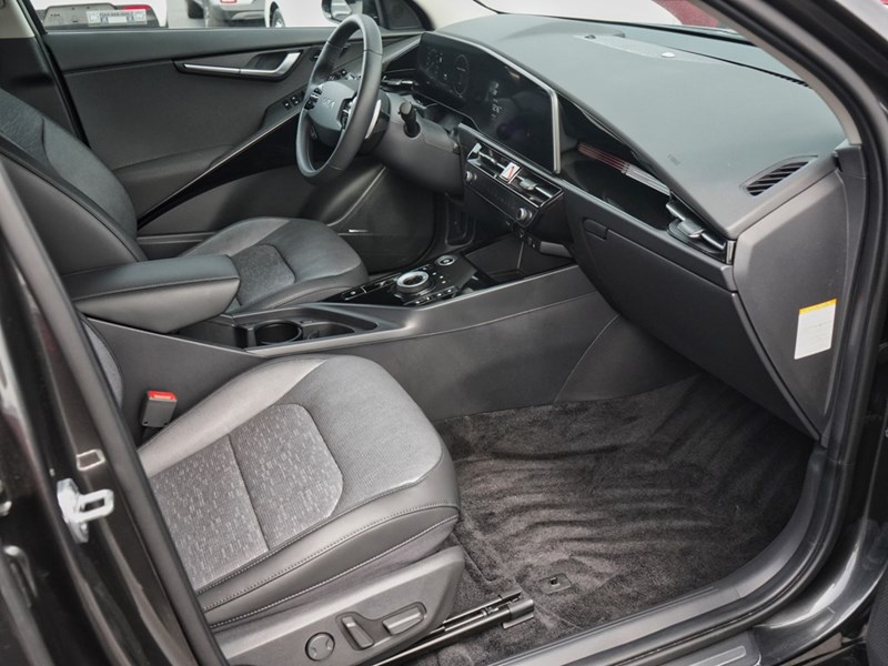 2024 Kia Niro EV Wave Demo | Sunroof | Push Start |  Carplay | GPS