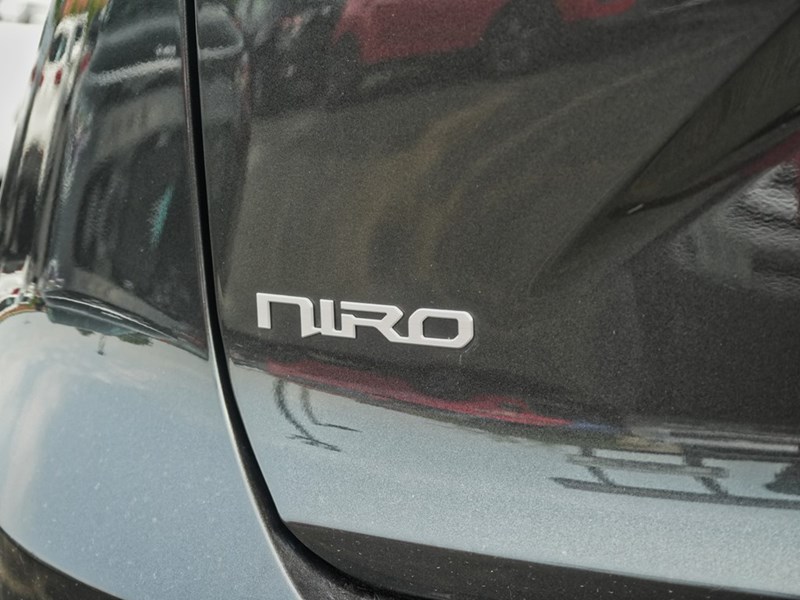 2024 Kia Niro EV Wave Demo | Sunroof | Push Start |  Carplay | GPS