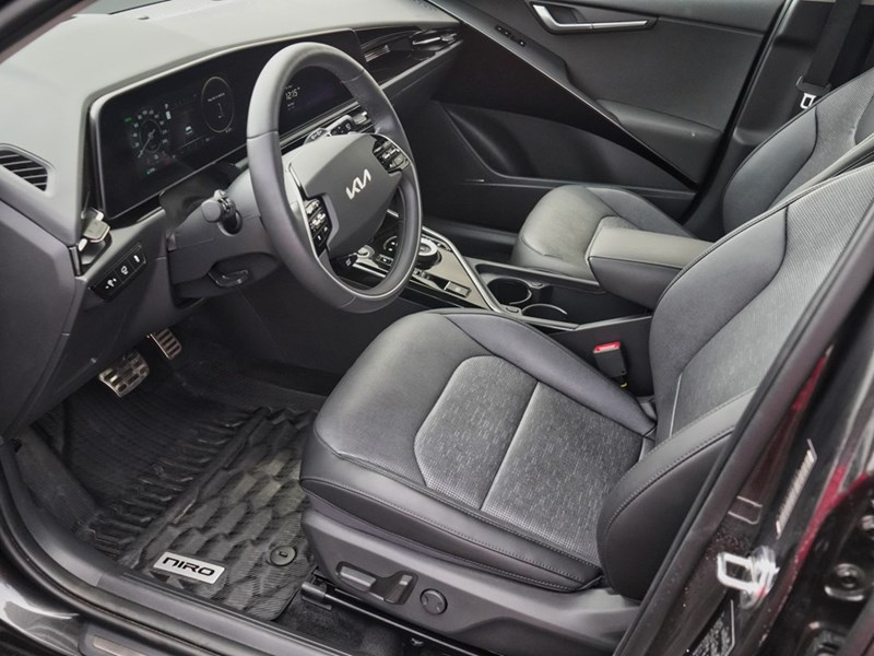 2024 Kia Niro EV Wave Demo | Sunroof | Push Start |  Carplay | GPS