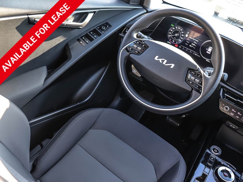 2023 Kia Niro EV Premium | Sunroof | Carplay | Dual Zone Climate