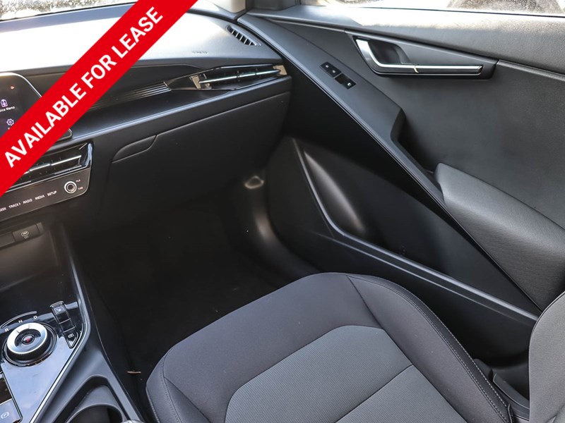 2023 Kia Niro EV Premium | Sunroof | Carplay | Dual Zone Climate