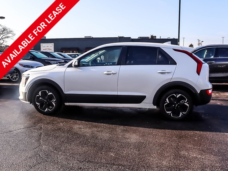2023 Kia Niro EV Premium | Sunroof | Carplay | Dual Zone Climate