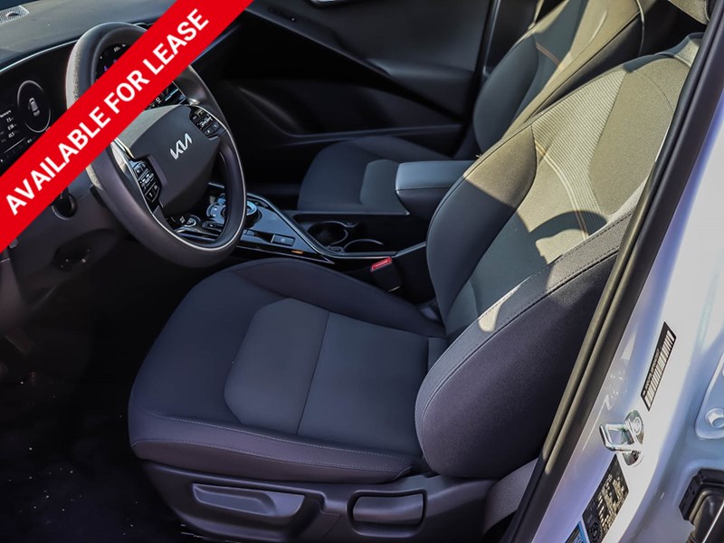 2023 Kia Niro EV Premium | Sunroof | Carplay | Dual Zone Climate