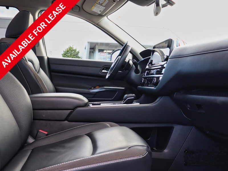 2023 Nissan Pathfinder SL | Leather | Sunroof | ProPilot | Winter Tires