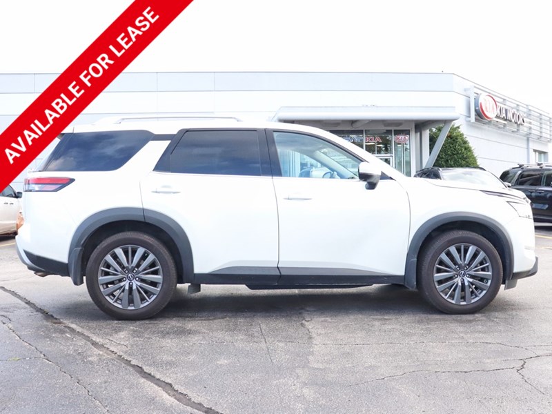 2023 Nissan Pathfinder SL | Leather | Sunroof | ProPilot | Winter Tires