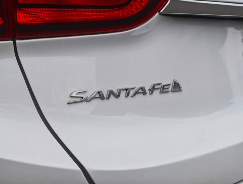 2019 Hyundai Santa Fe 2.4L Essential AWD W/Safety Package