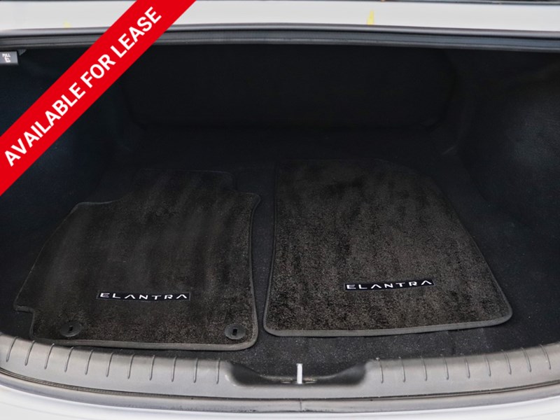 2023 Hyundai Elantra Preferred