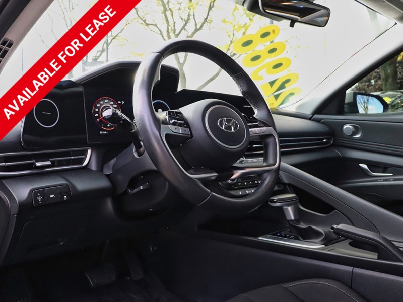 2023 Hyundai Elantra Preferred