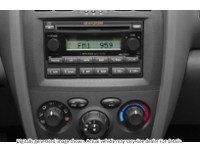 2006 Hyundai Santa Fe 4Dr Gl FWD 2.7L Auto Interior Shot 2