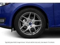 2015 Ford Focus 5Dr Hb SE Exterior Shot 5