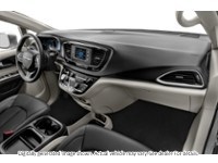 2017 Chrysler Pacifica 4Dr Wgn Touring-L Plus Interior Shot 1