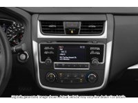 2018 Nissan Altima 2.5 SV Sedan Interior Shot 2